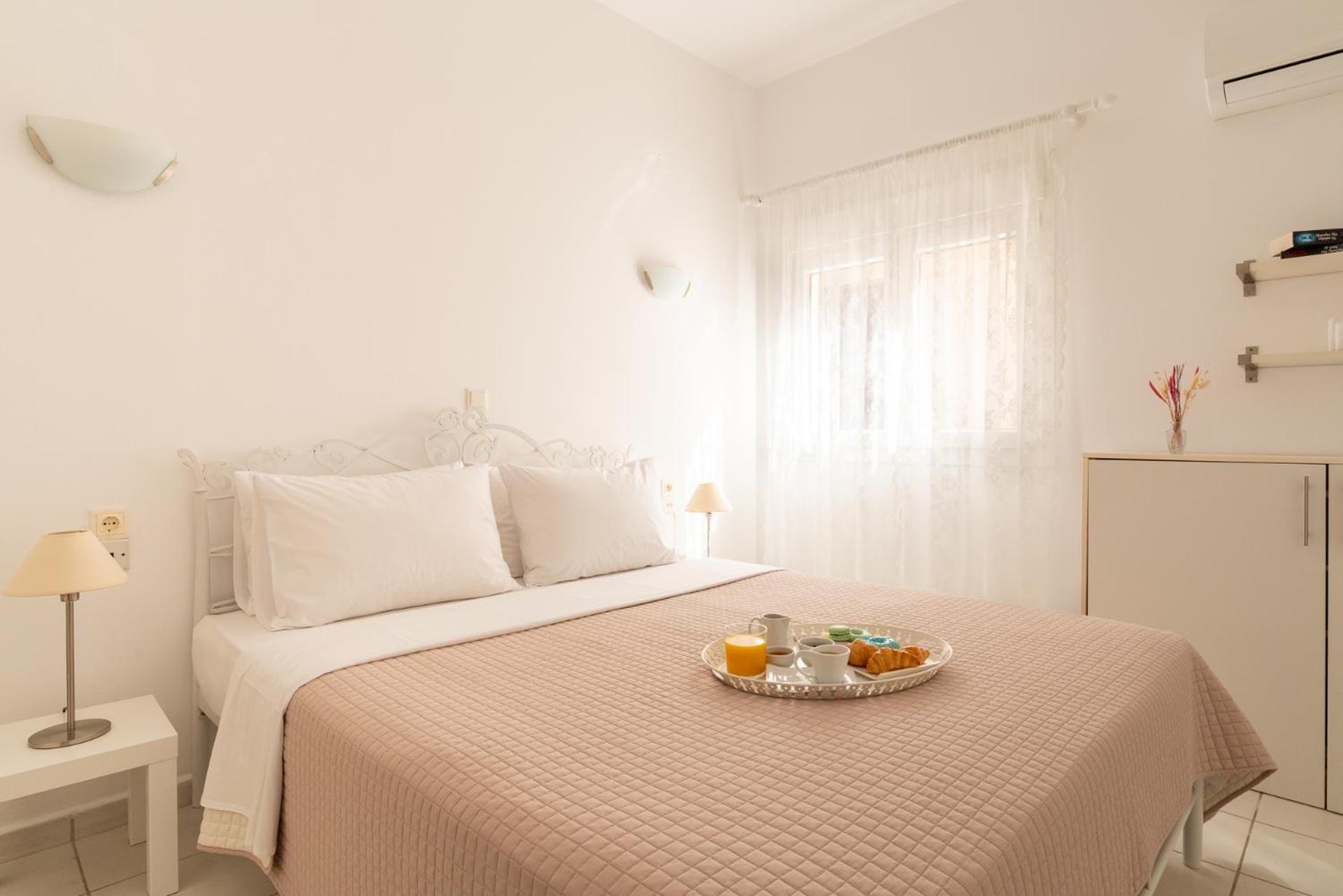 Elio A 1Bdr Apt With Garden 1 Min From The Beach By Hospi Heraklion  Ngoại thất bức ảnh