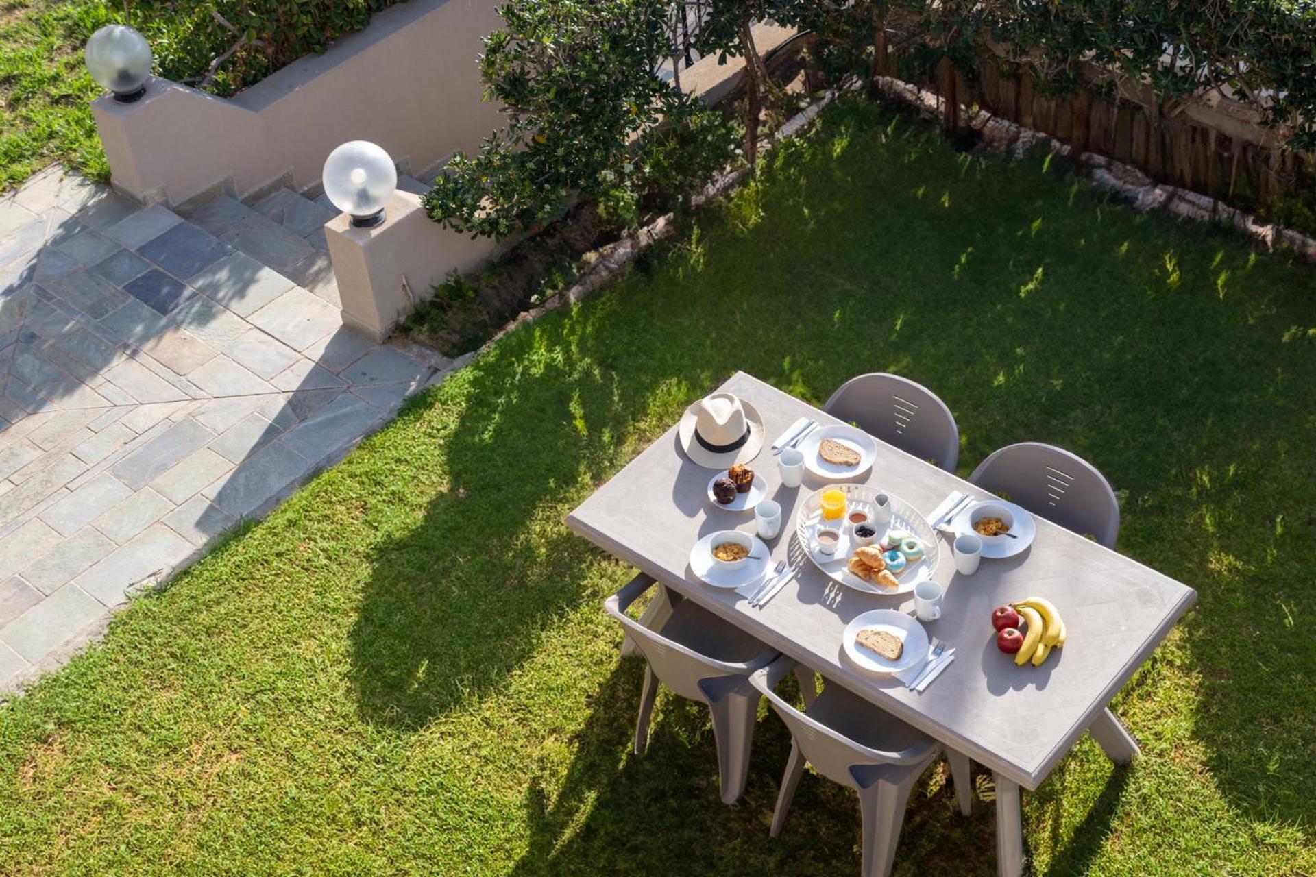 Elio A 1Bdr Apt With Garden 1 Min From The Beach By Hospi Heraklion  Ngoại thất bức ảnh