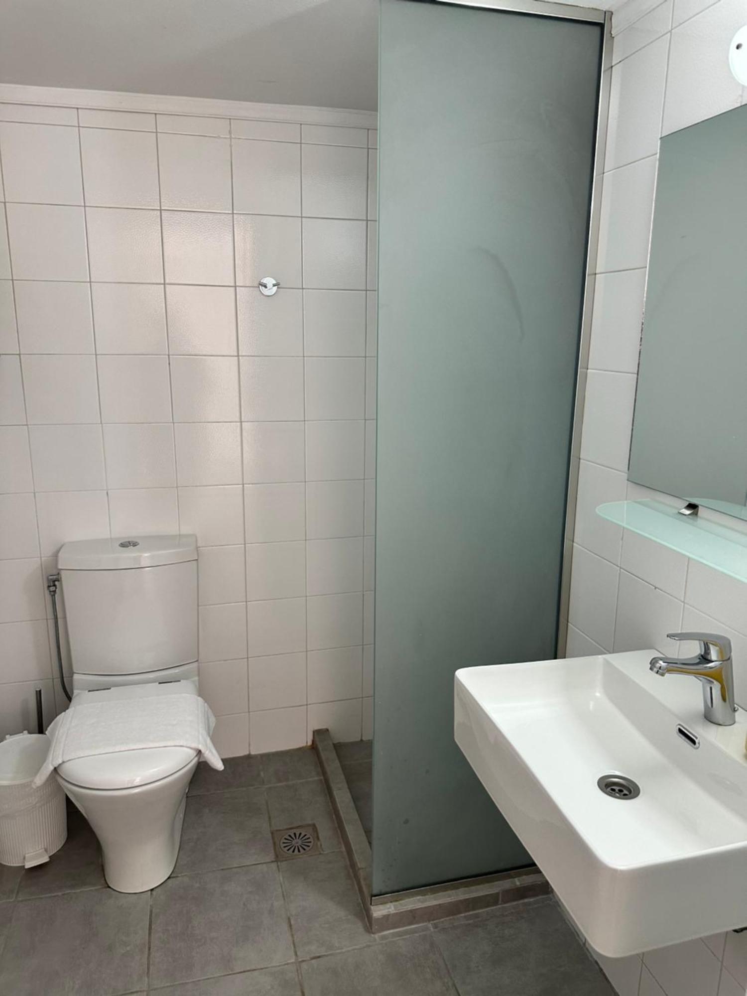 Elio A 1Bdr Apt With Garden 1 Min From The Beach By Hospi Heraklion  Ngoại thất bức ảnh